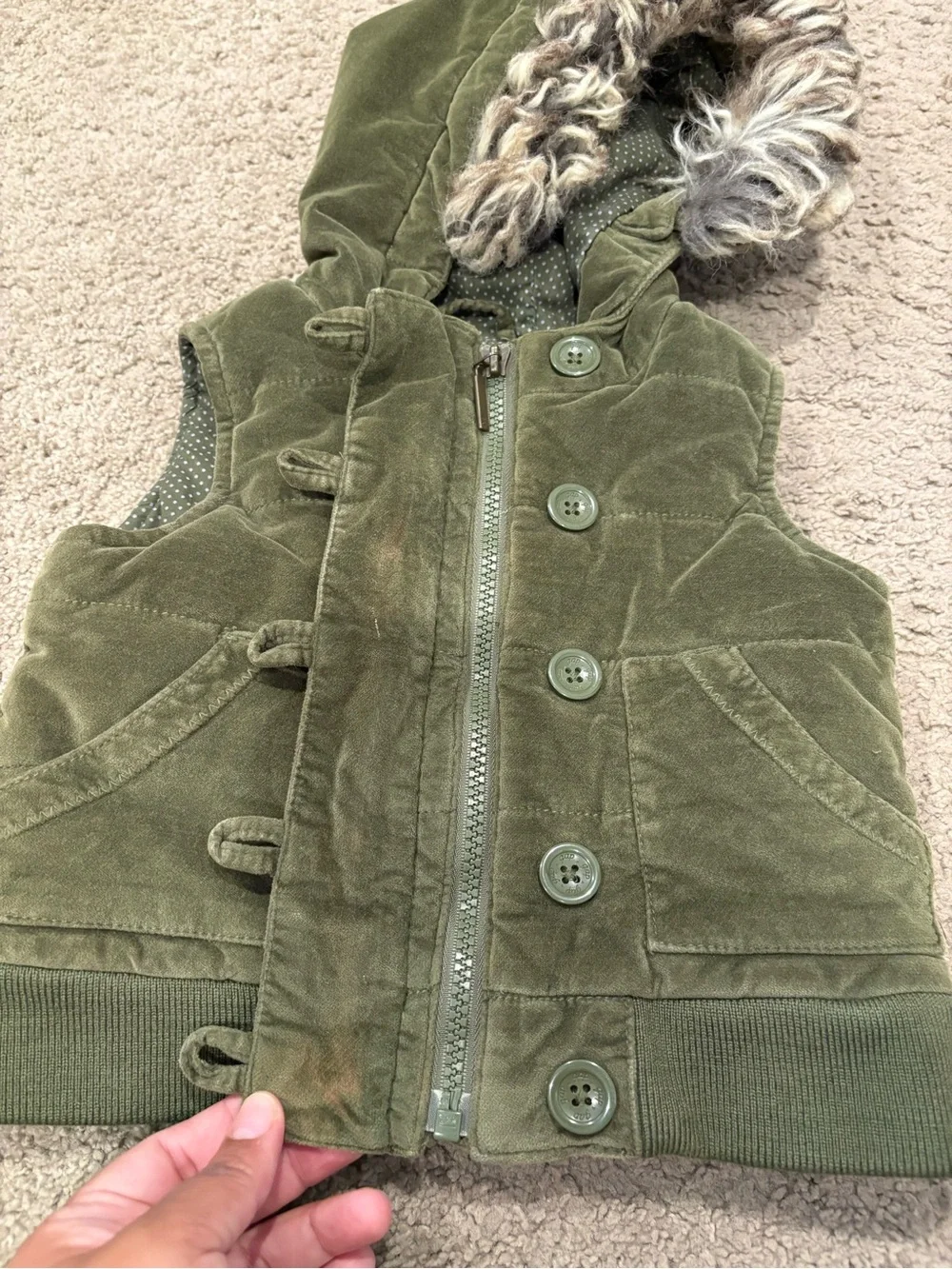 Baby Gap velvet hooded zip vest featuring a faux-fur lined hood Toddler Girls 2T